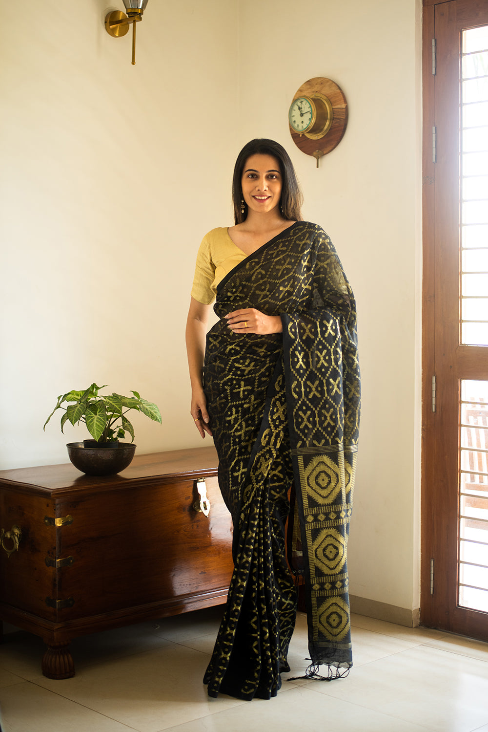 Black & Gold Bengal Linen Jamdani
