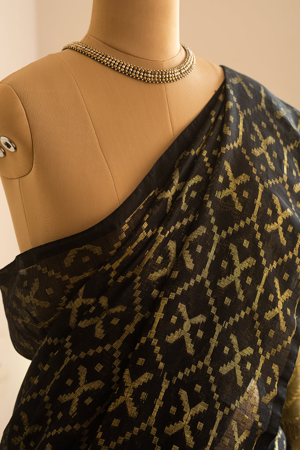 Black & Gold Bengal Linen Jamdani