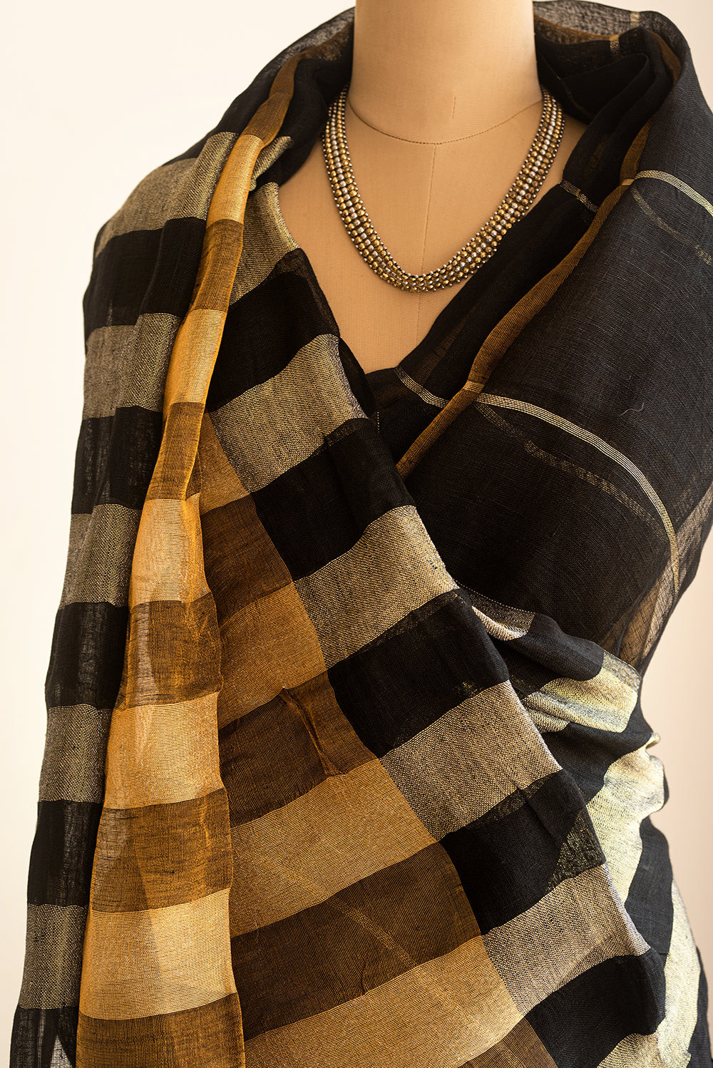 Black & Gold Bengal Linen & Tissue