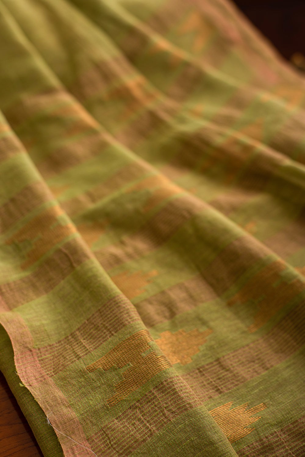 Leaf Green Bengal Matka & Tissue Jamdani